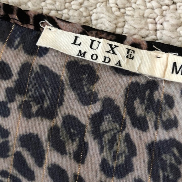 Luxe Moda animal print flowing bell sleve long top - Picture 5 of 8